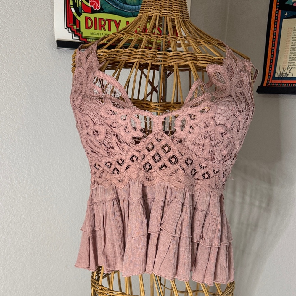 Chic Lace Blouse in Dusty Pink